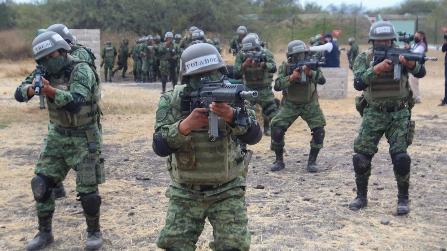 Militaresse capacitan en Centro de Adiestramiento